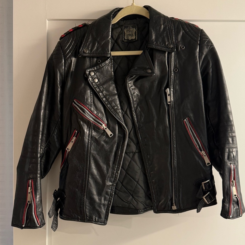 Echtes Leder Moto Jacket Black Leather Jacket with Red Accents
